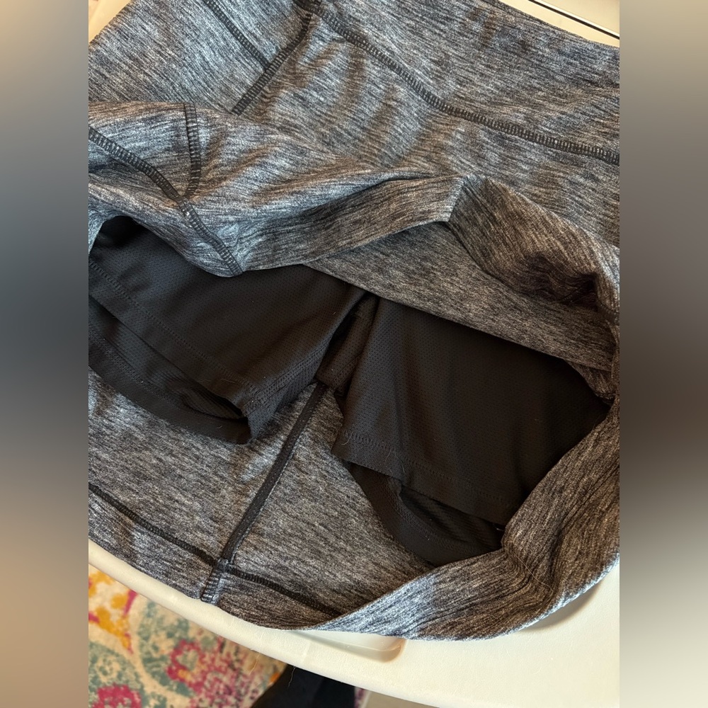 Small Athleta Heather Gray Excursion Skort - image 5